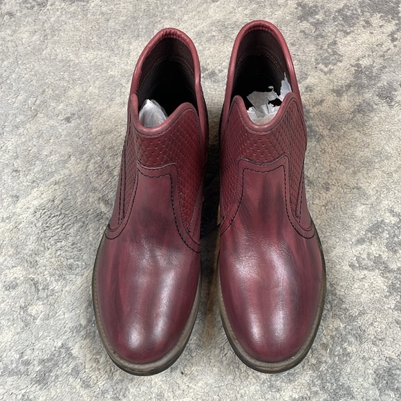New Roan by Bed Stu Gossip Burgundy Leather Ankle Boots Distressed Quilted 7 - Picture 6 of 14